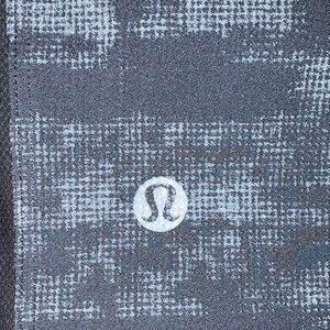 NWOT Lululemon Charcoal Grey Patterned Shorts with Logo